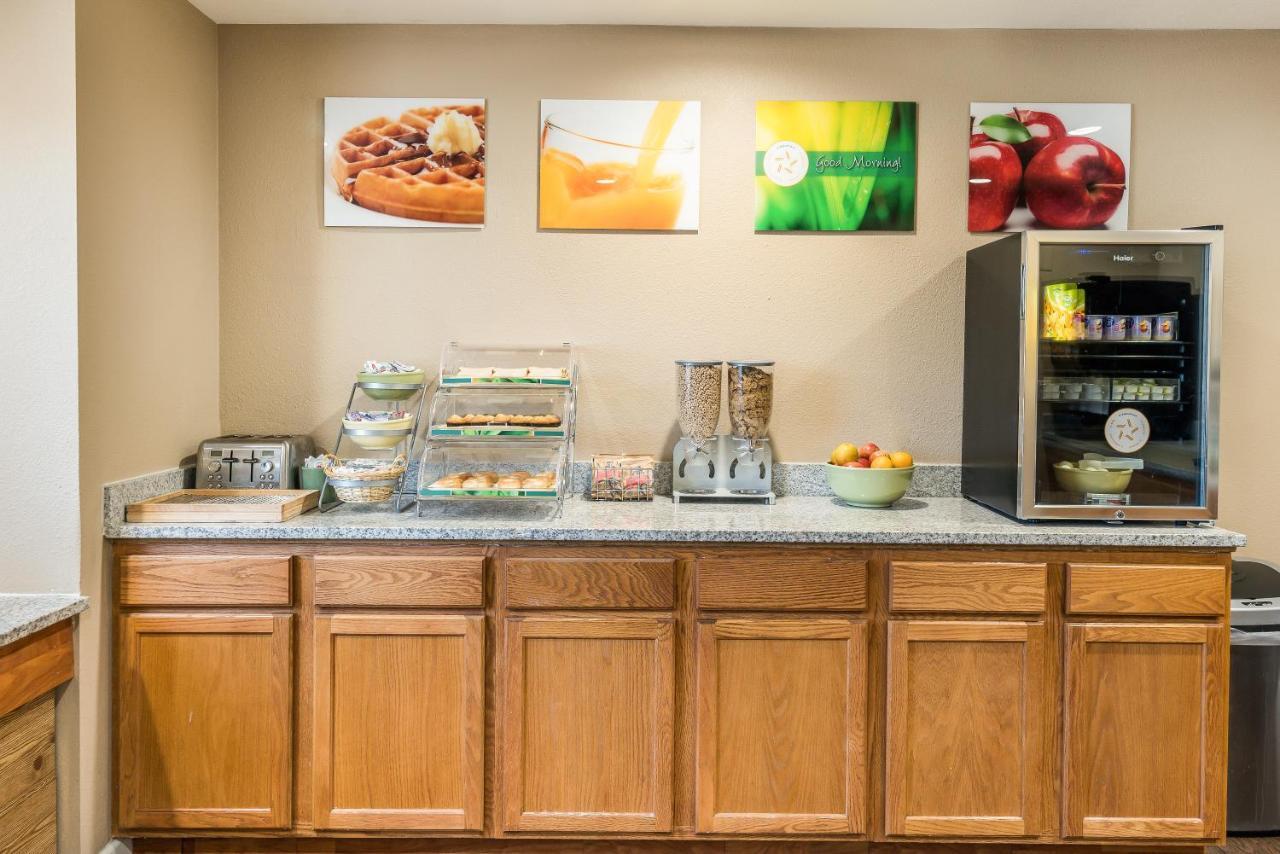 Quality Inn & Suites Near Nas פאלון מראה חיצוני תמונה