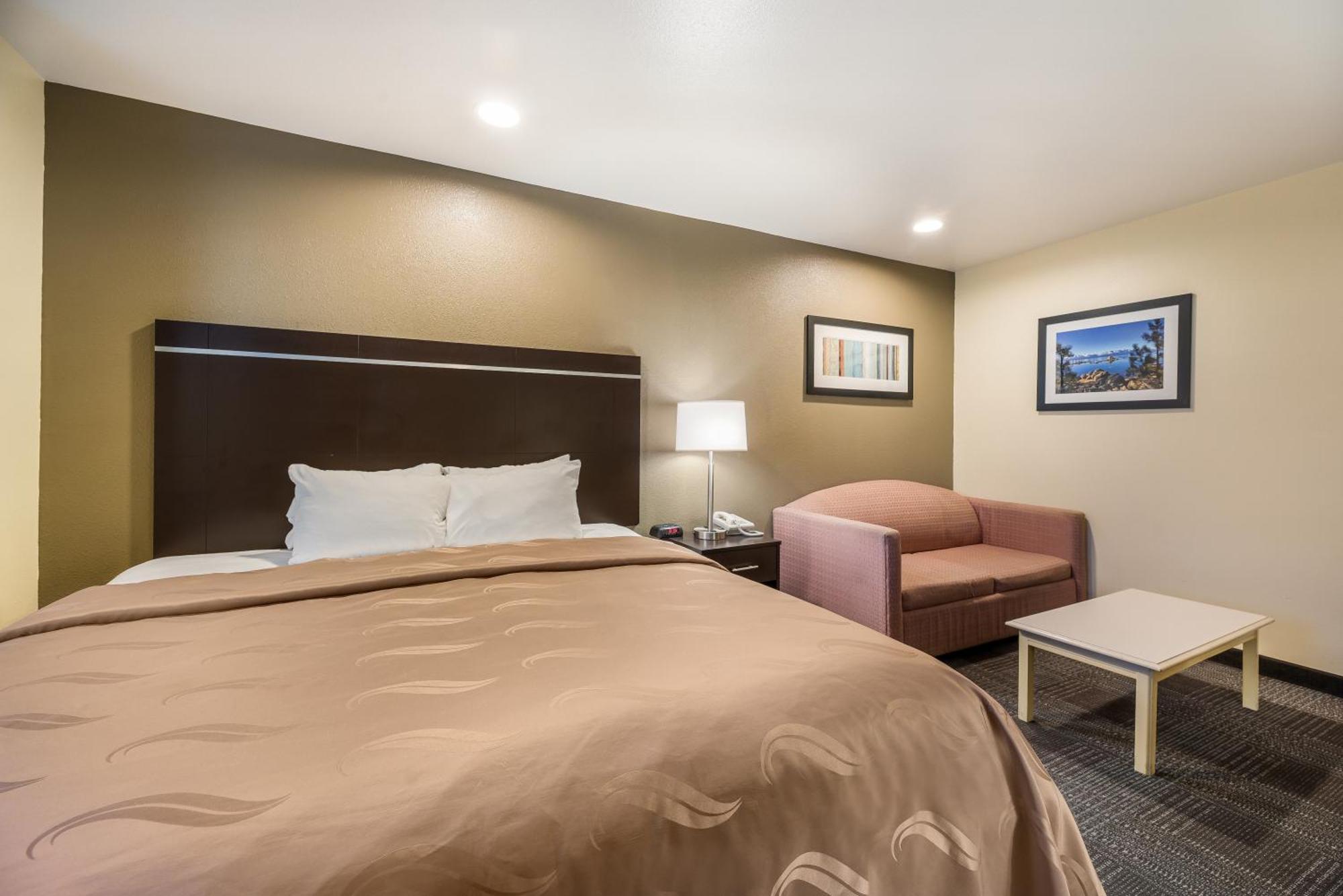 Quality Inn & Suites Near Nas פאלון מראה חיצוני תמונה