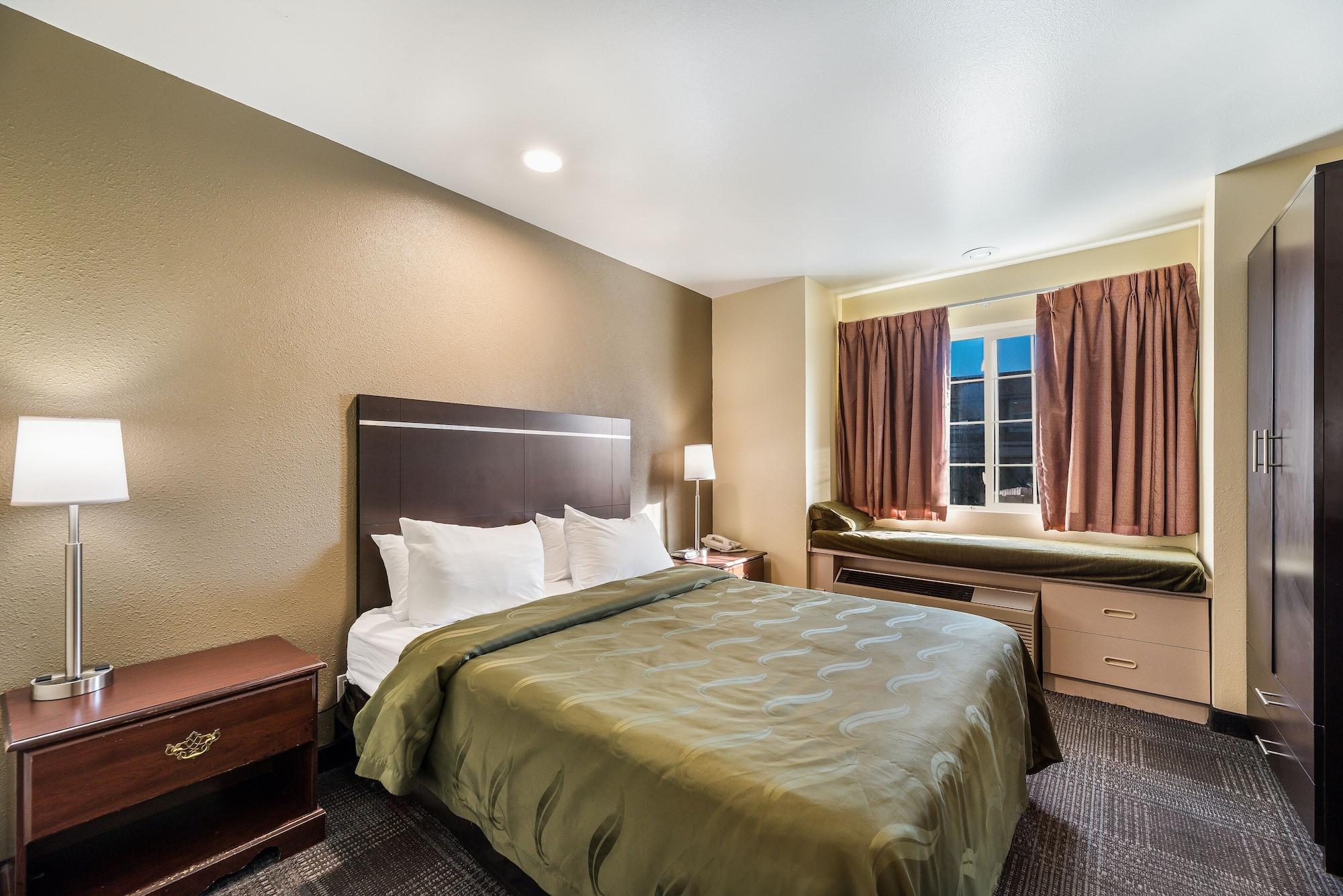 Quality Inn & Suites Near Nas פאלון מראה חיצוני תמונה