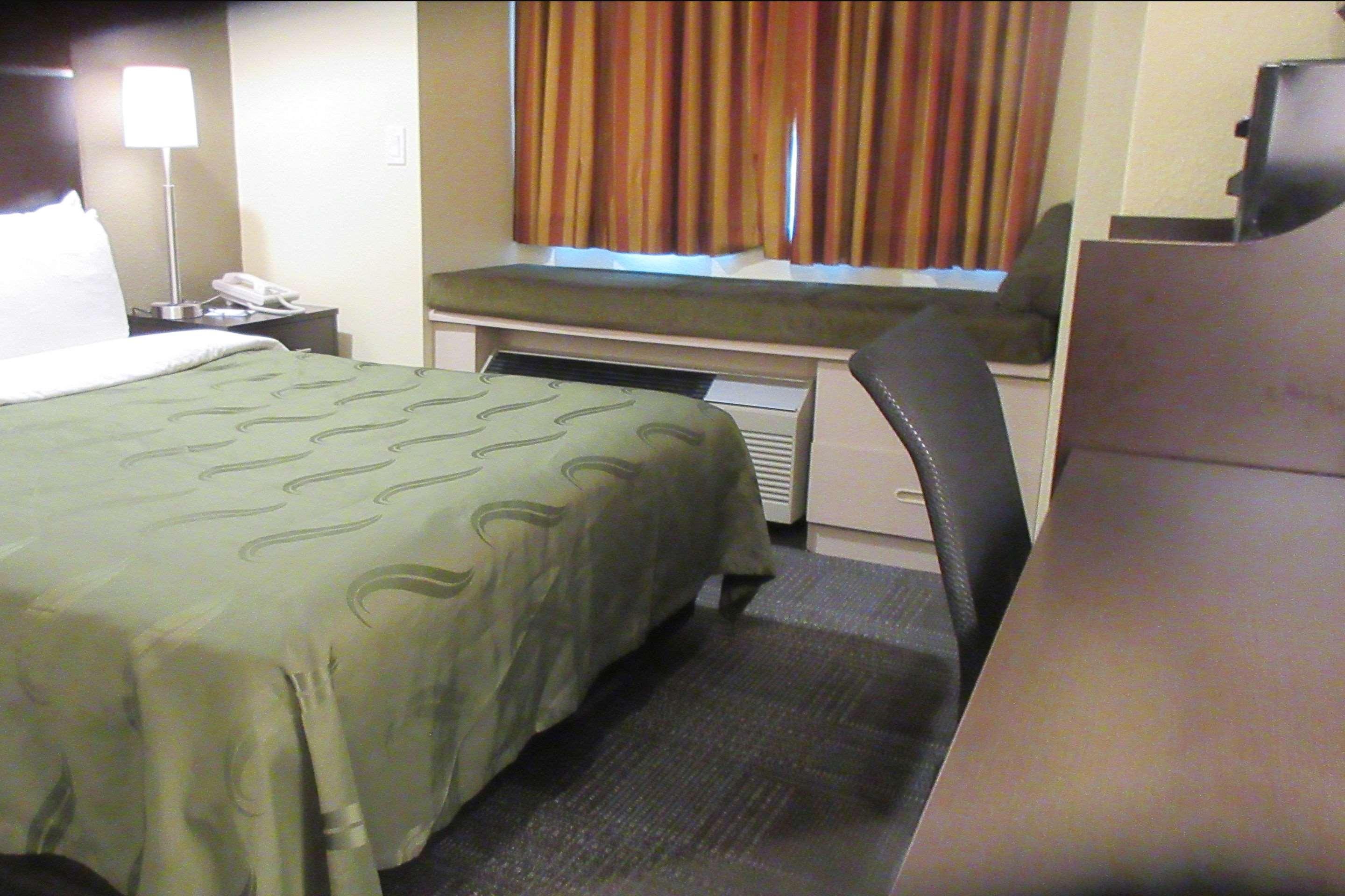 Quality Inn & Suites Near Nas פאלון מראה חיצוני תמונה