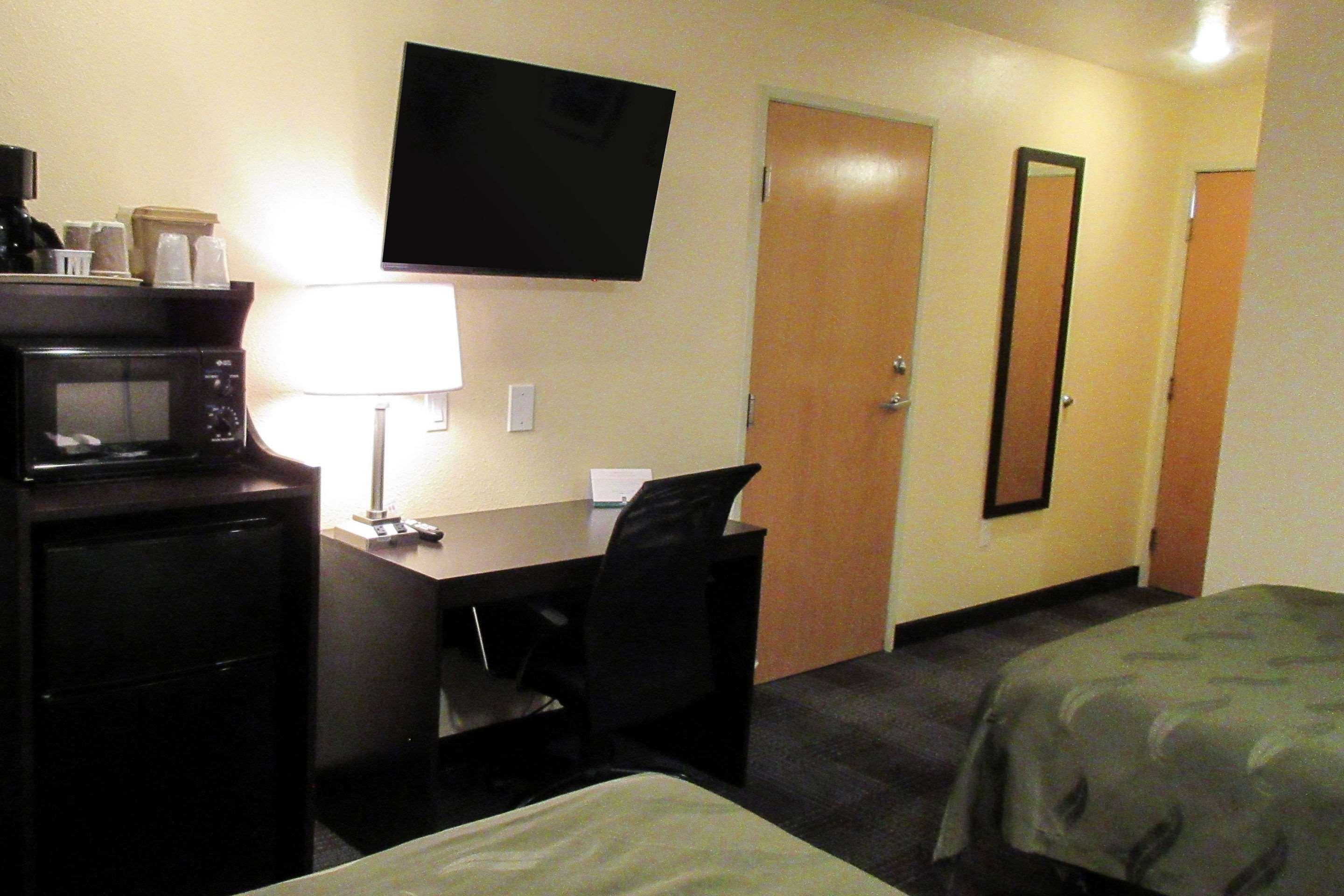 Quality Inn & Suites Near Nas פאלון מראה חיצוני תמונה